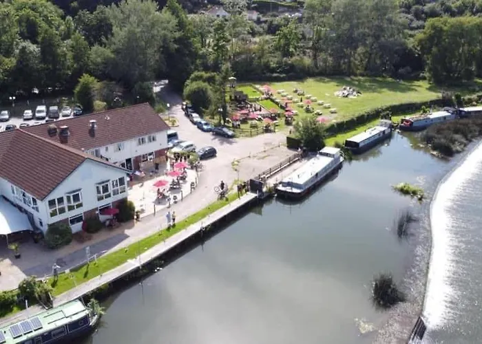 The Riverside Inn