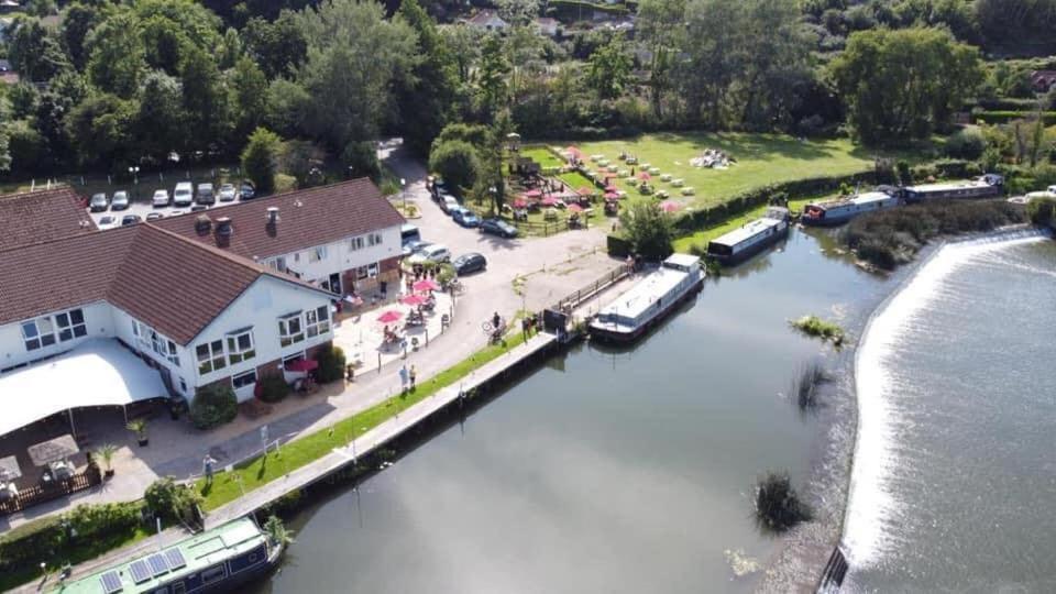 The Riverside 3* Saltford